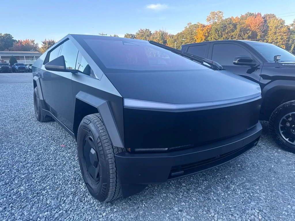 Used 2026  Tesla Base image 2