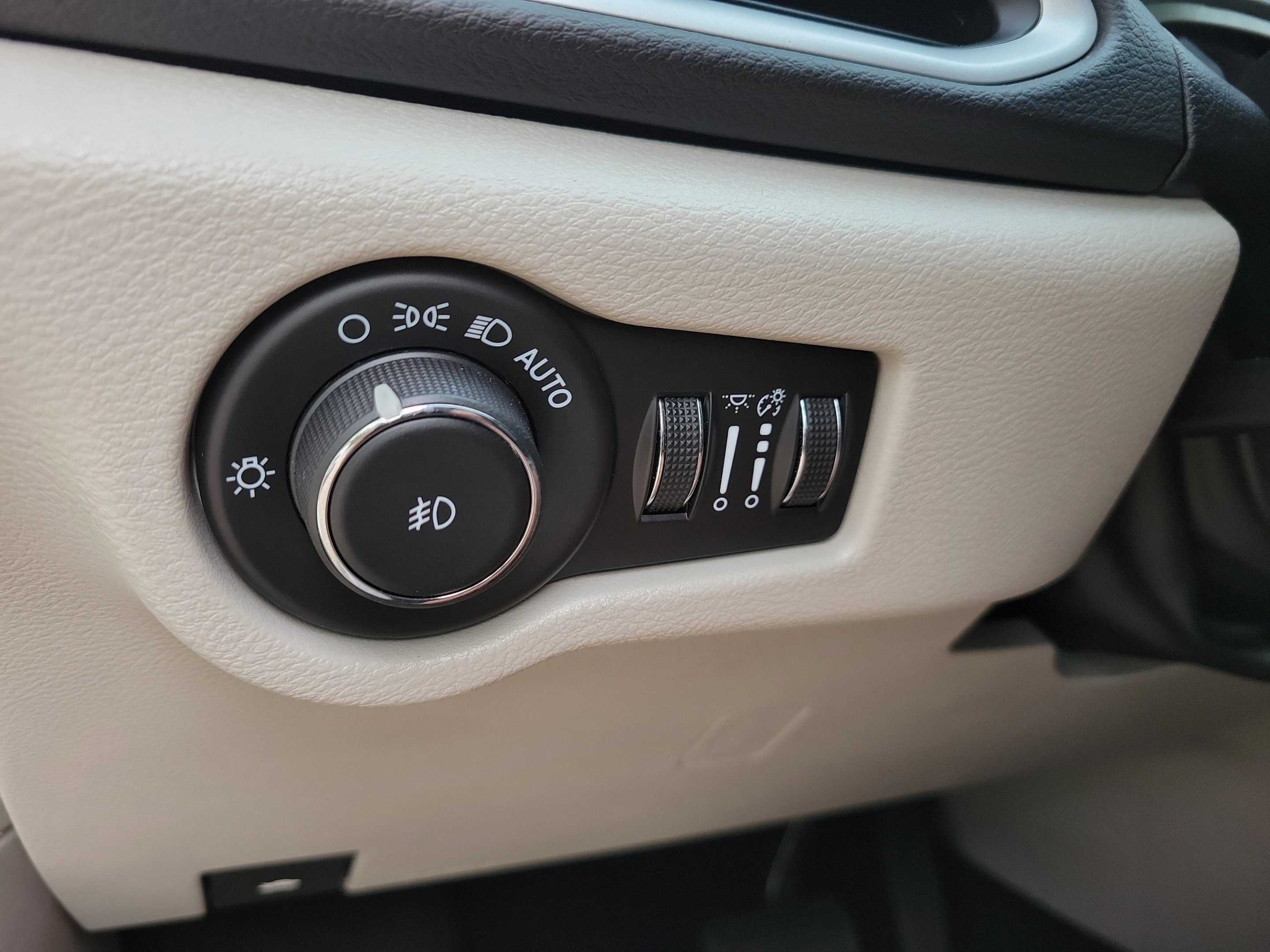 2024 Chrysler Pacifica Touring L - Photo 29