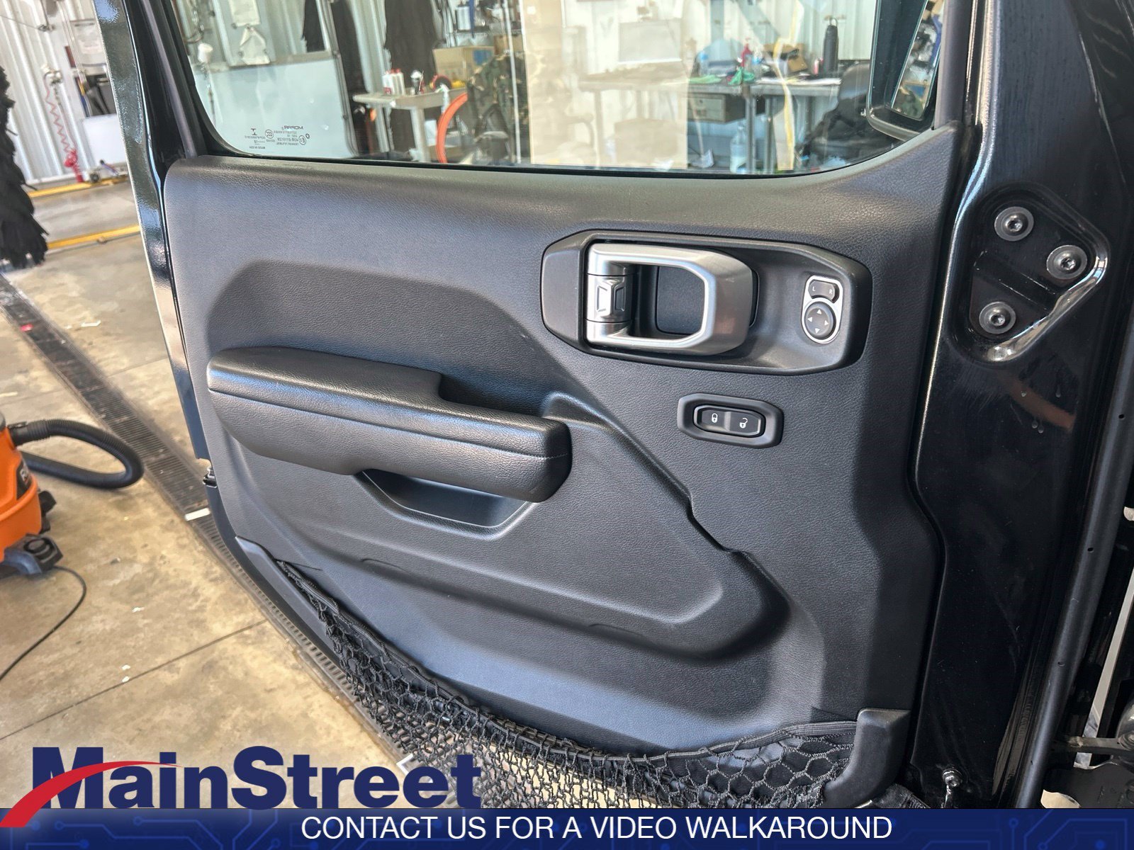 Used 2018 Black Clearcoat Jeep Sport S image 24