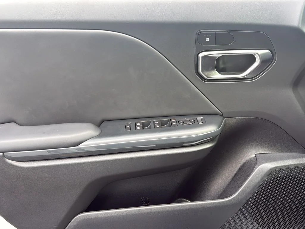 New 2026 White Kia EX image 24