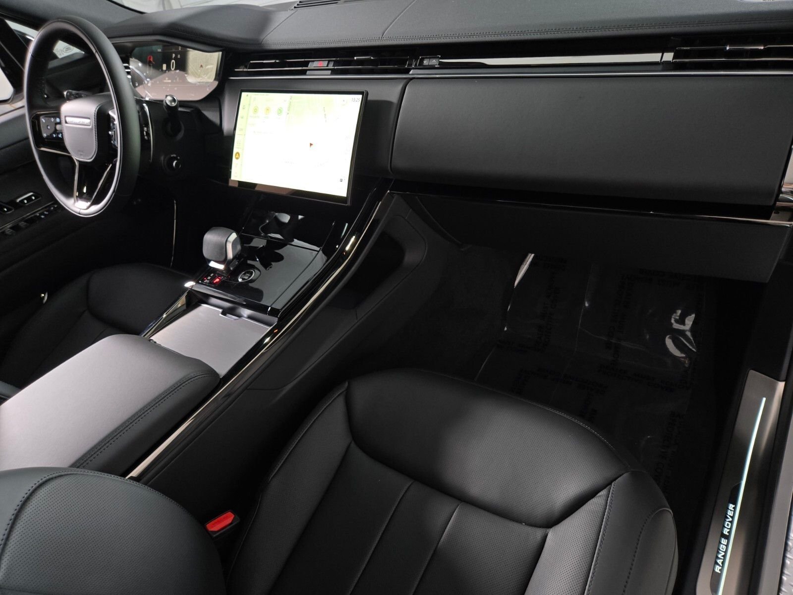 New 2026 Borasco Grey Land Rover Dynamic SE image 19
