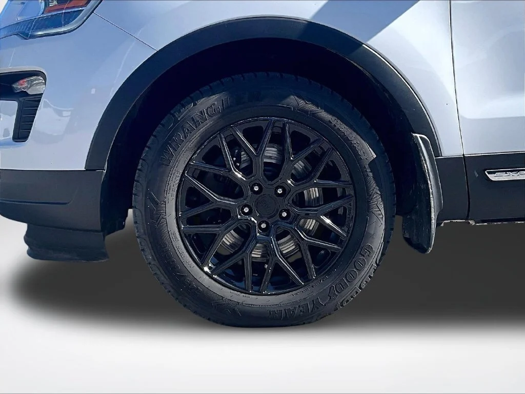 Used 2019 White Ford XLT image 10