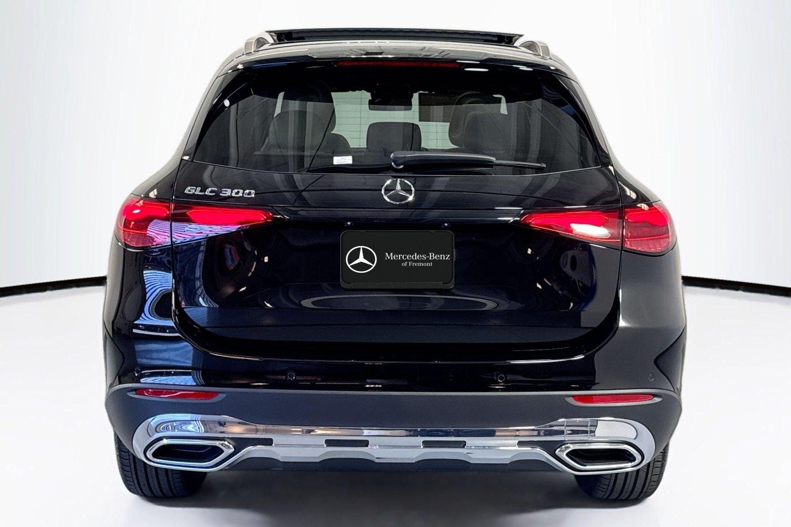 New 2026 Black Mercedes-Benz GLC 300 image 25