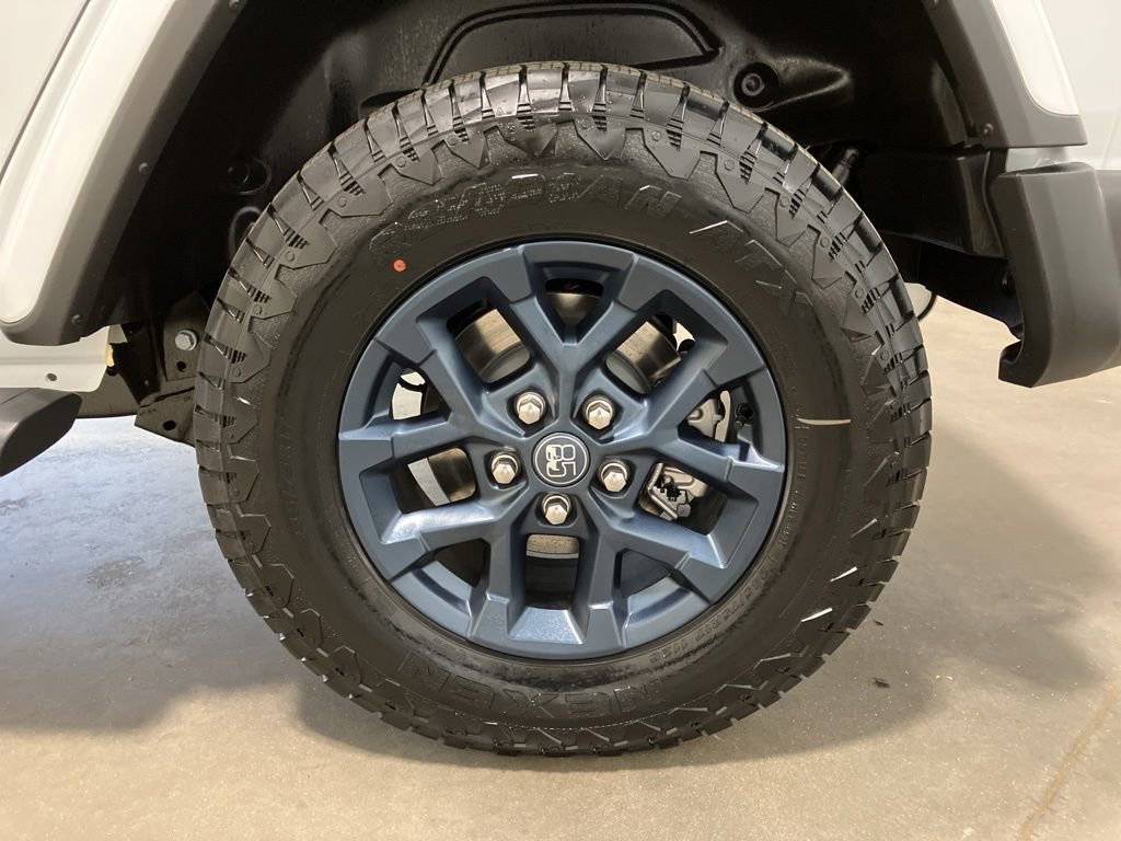 New 2026 Bright White Clear-Coat Exterior Paint Jeep 85th Anniversary image 28