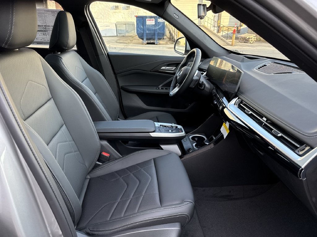 New 2027 Silver BMW xDrive28i image 25