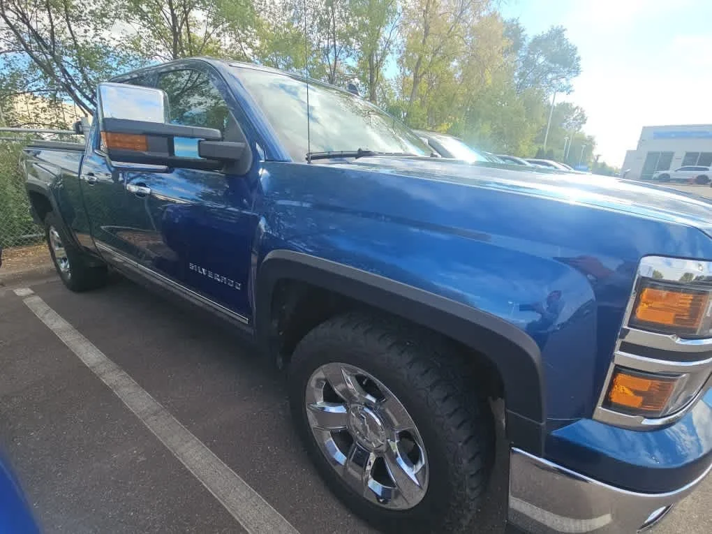 Used 2015 Deep Ocean Blue Metallic Chevrolet LTZ image 3