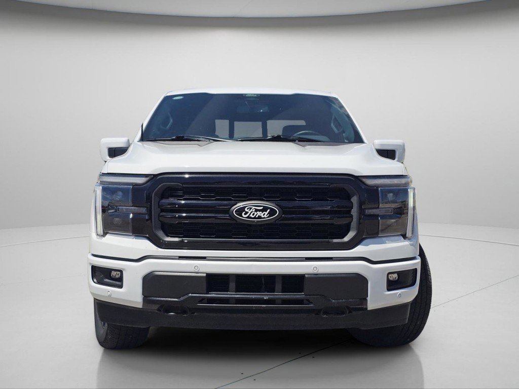 Used 2025 Oxford White Ford Lariat image 3