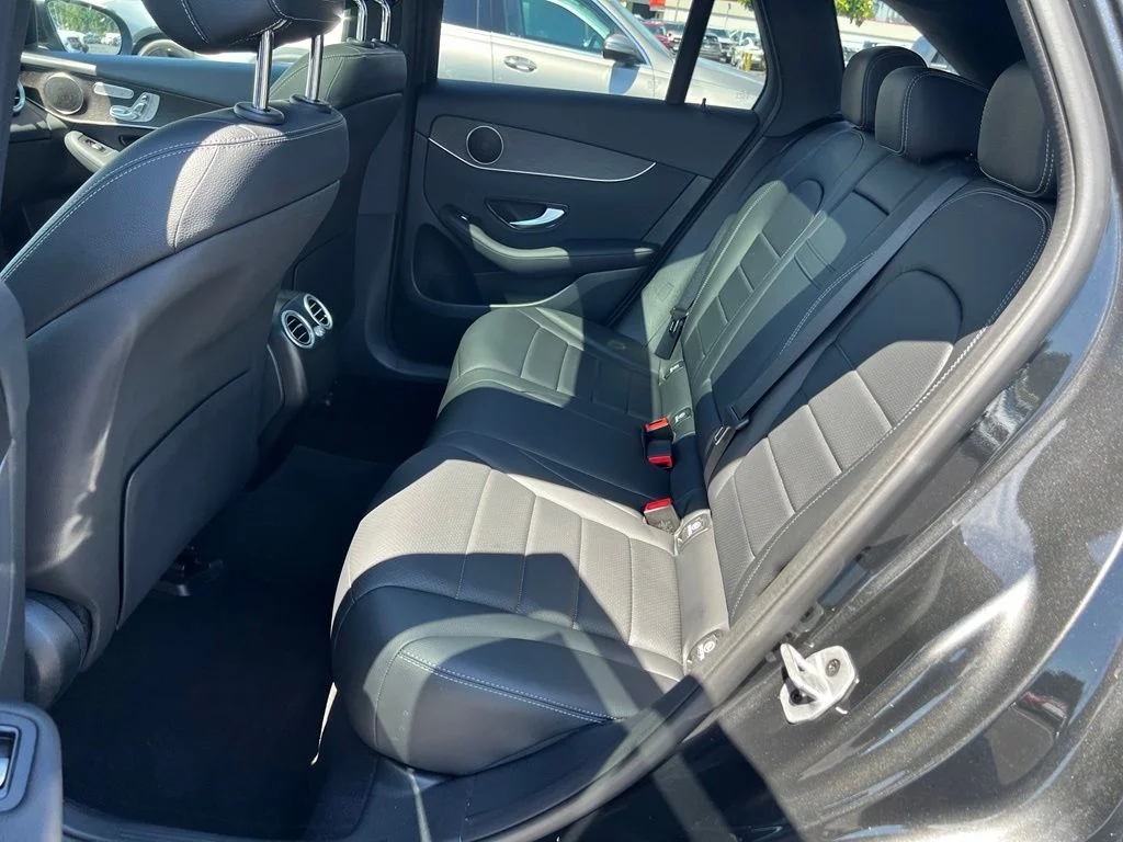 2022 Mercedes-Benz GLC GLC300 - Photo 16
