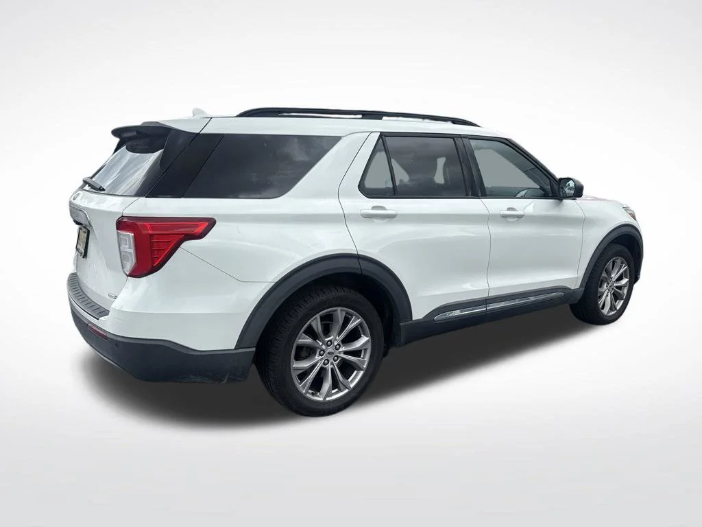 Used 2020 White Metallic Ford XLT image 3