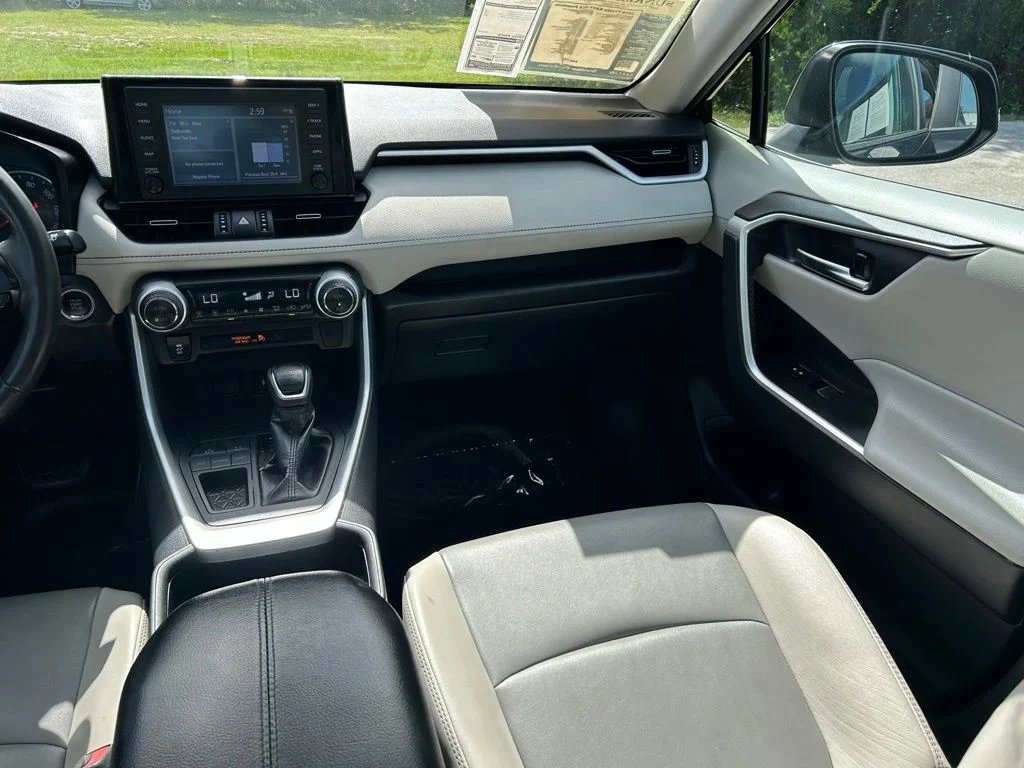 Certified Used 2019 Midnight Black Metallic Toyota XLE Premium image 11