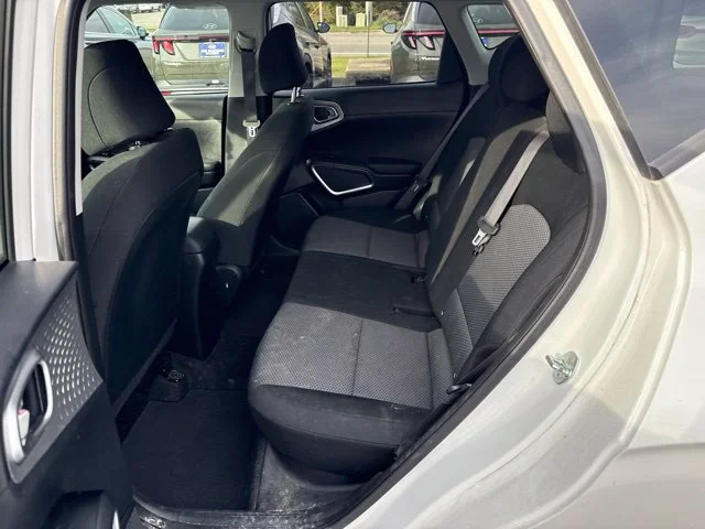Used 2022 White Kia LX image 10
