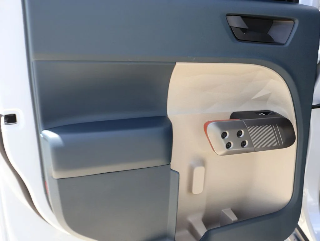 Certified Used 2025 White Metallic Ford Lariat image 17