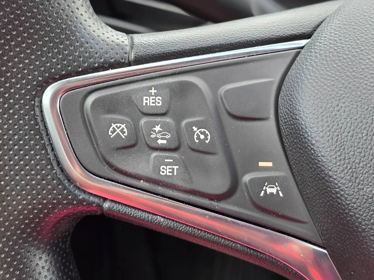 Used 2024 Mineral Gray Metallic Chevrolet 1LT image 18