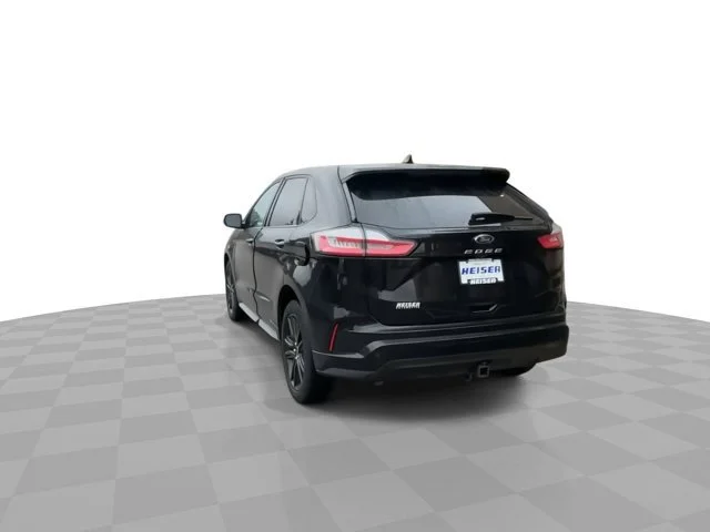 Used 2024 Agate Black Metallic Ford ST Line image 8