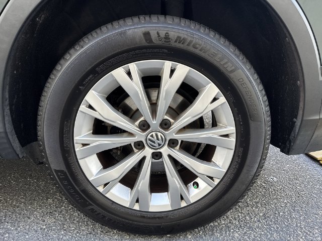 Used 2018 Green Volkswagen 2.0T SE image 35