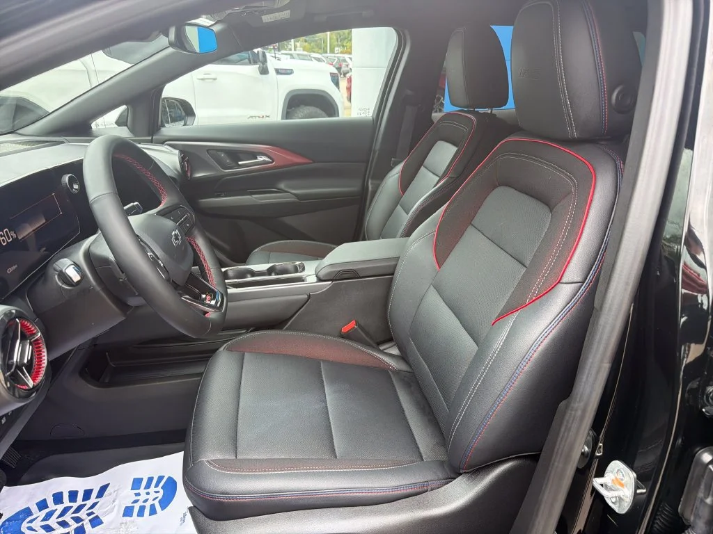 2025 Chevrolet Equinox EV RS - Photo 9