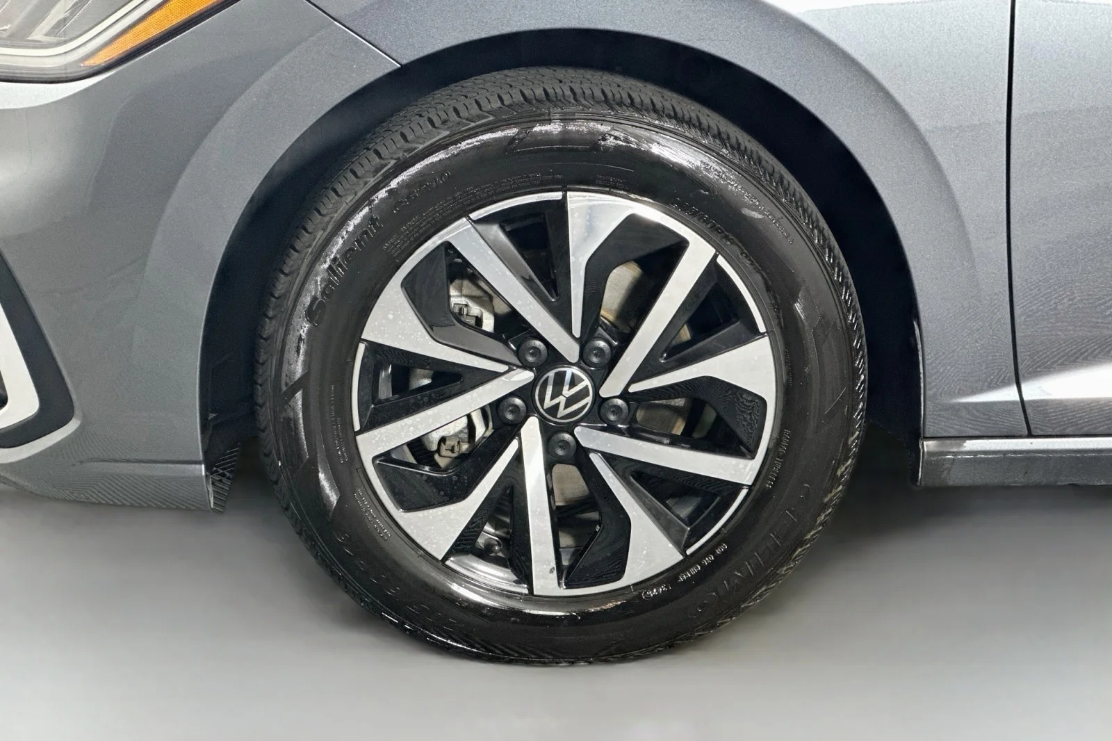 Used 2025 Platinum Gray Metallic Volkswagen S image 11