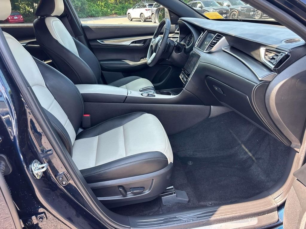 Certified Used 2025 Blue INFINITI LUXE image 16