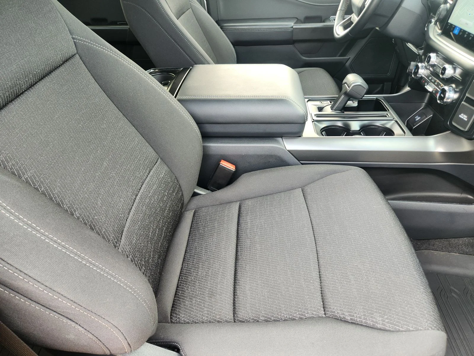 Used 2024 Silver Ford XLT image 13