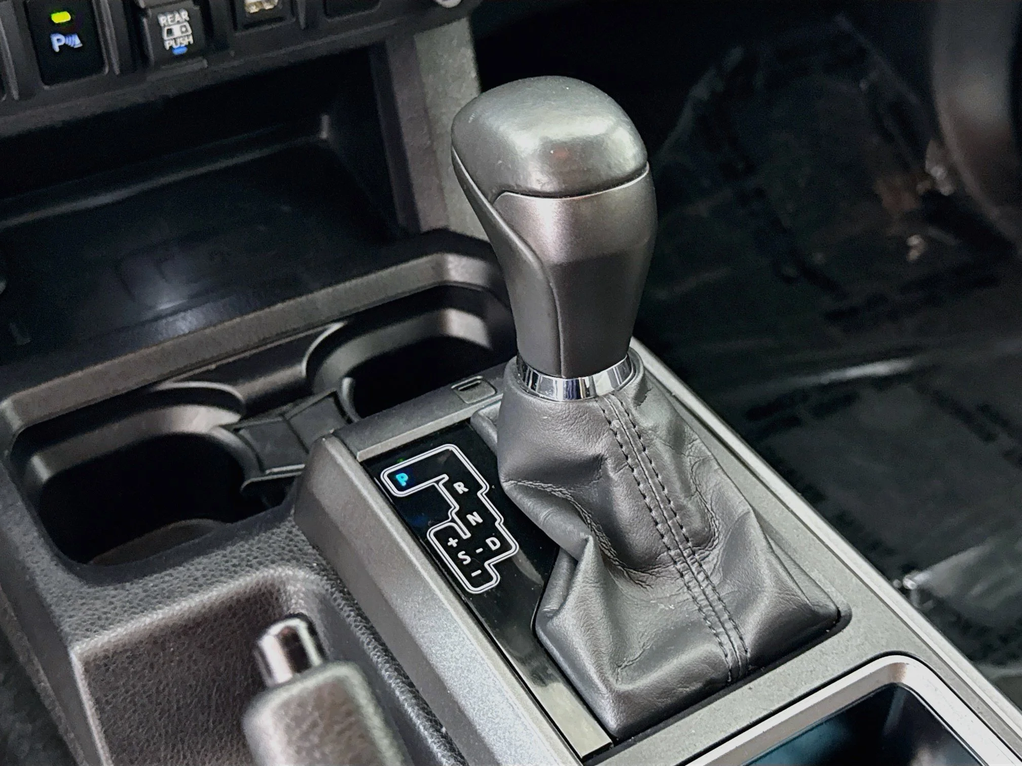 Used 2022  Toyota SR image 18