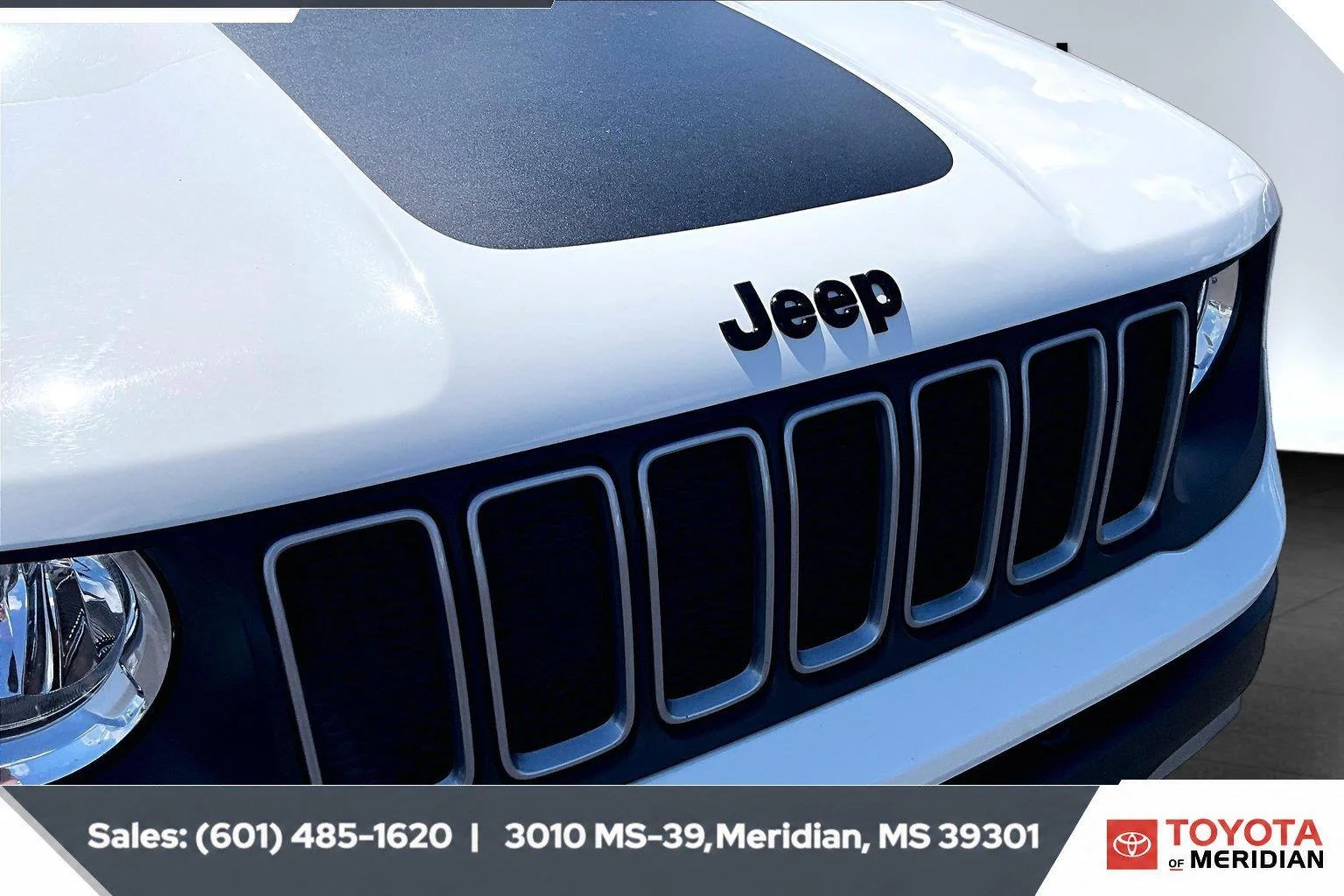 Used 2023 Alpine White Clearcoat Jeep Upland image 21