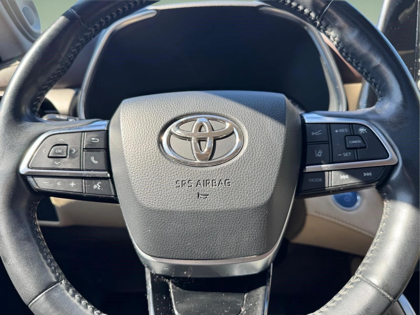 Used 2021 Magnetic Gray Metallic Toyota Hybrid Limited image 23