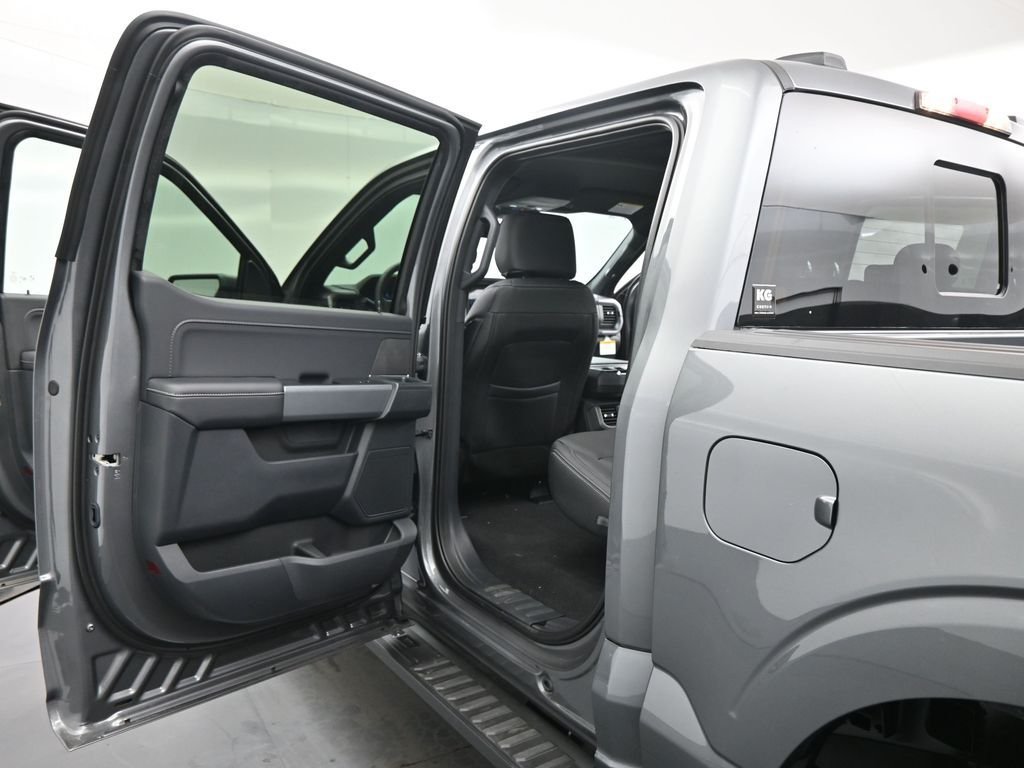 New 2026 Carbonized Gray Metallic Ford XLT image 19