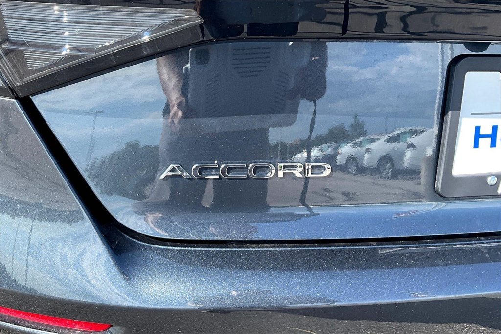 New 2026 Meteorite Gray Metallic Honda SE image 9