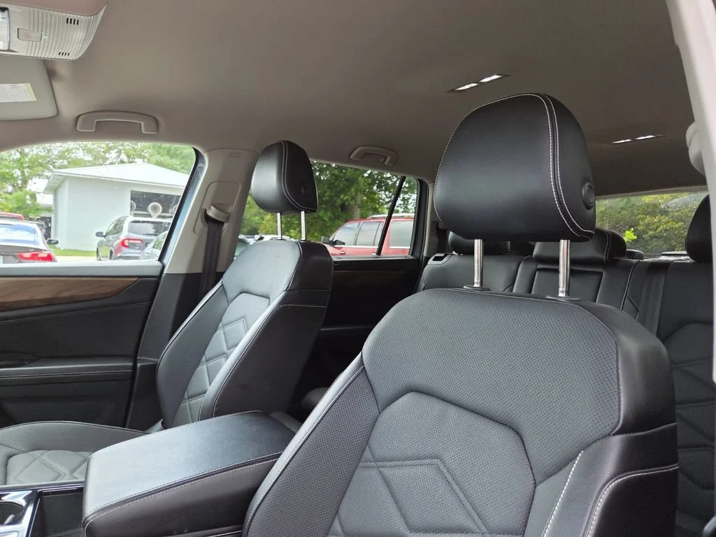 Used 2024 Platinum Gray Metallic Volkswagen 2.0T SE w/Technology image 24