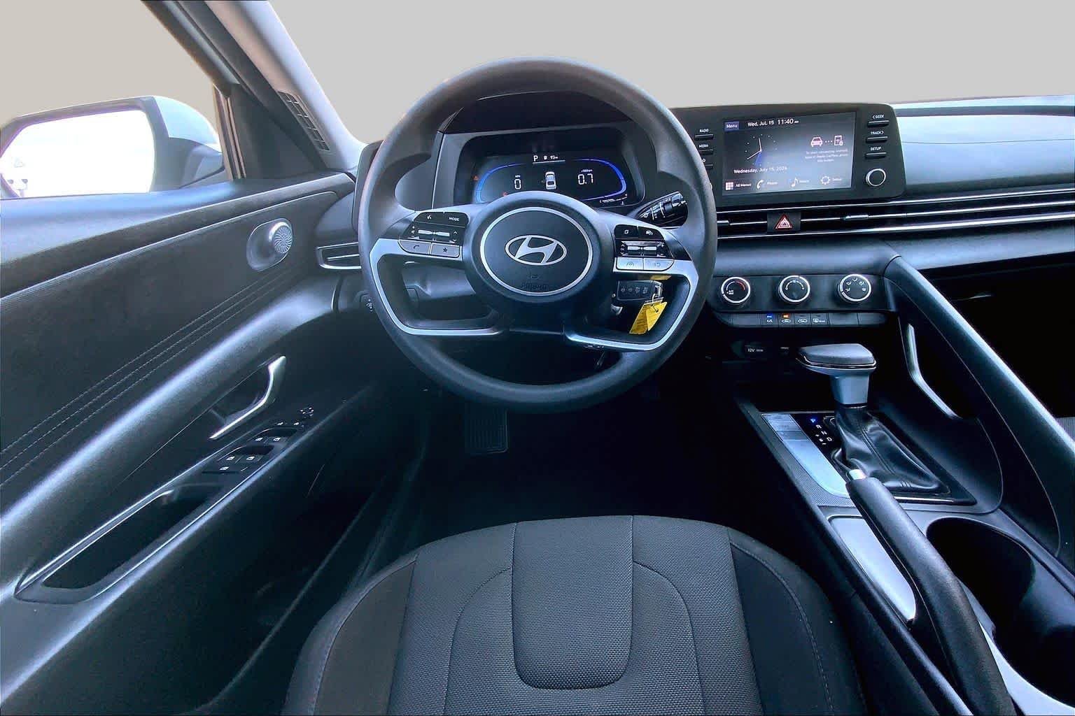 Used 2025 Serenity White Hyundai SE image 6