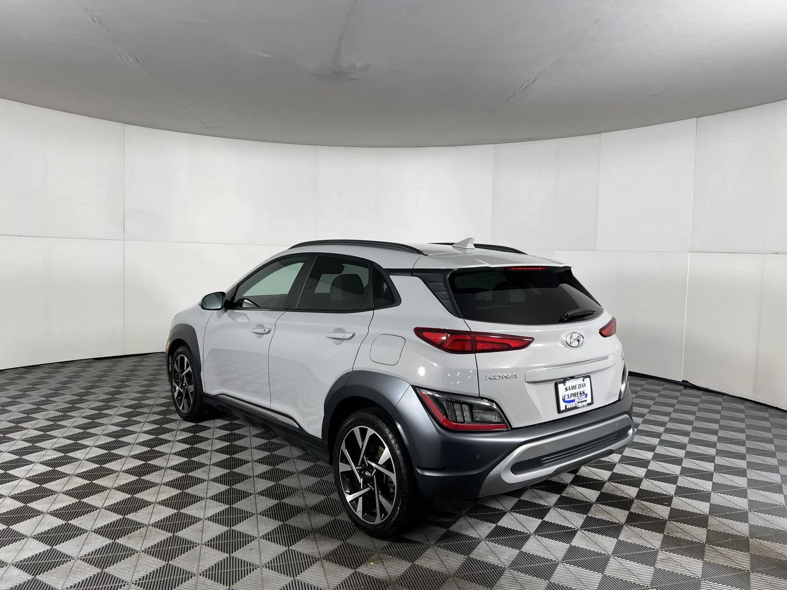 Used 2023 Cyber Silver Hyundai Limited image 7
