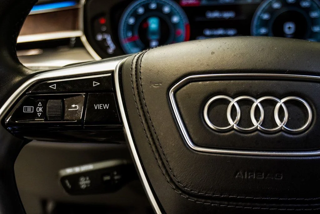 Used 2022 Blue Audi L 55 image 32