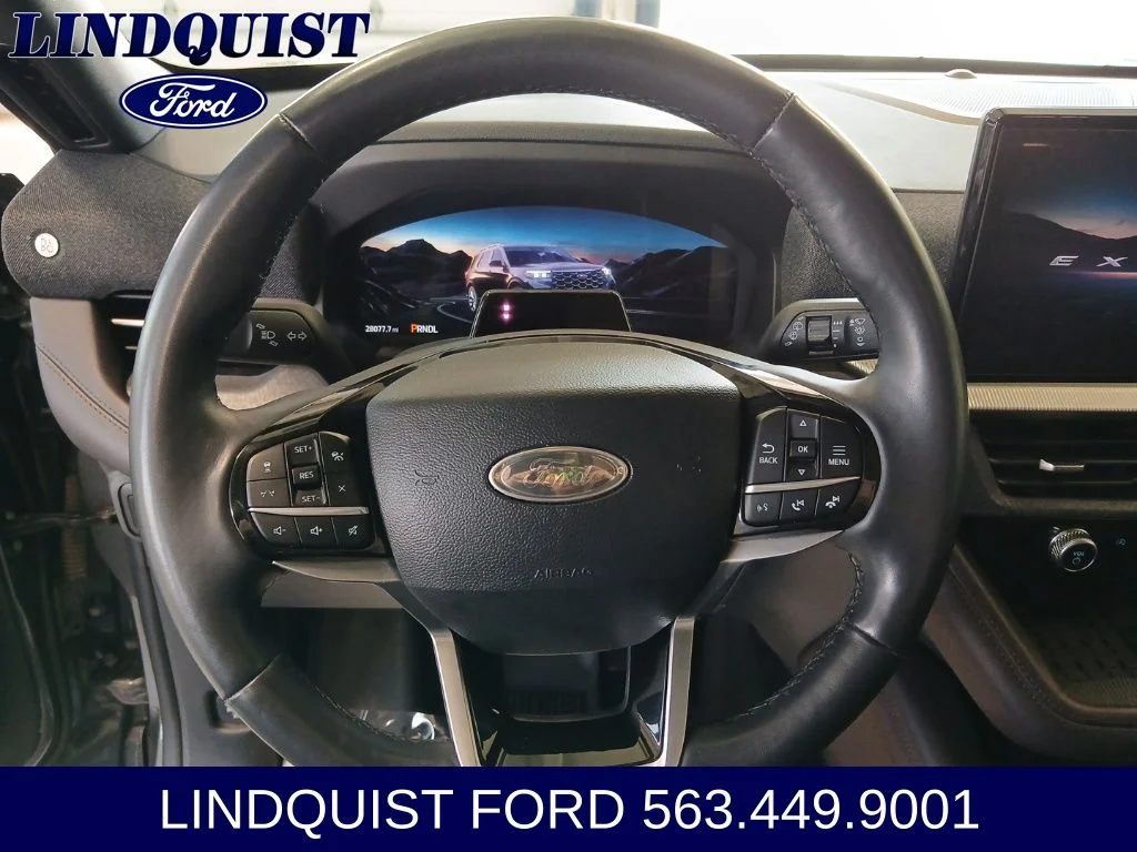 Used 2025 Gray Metallic Ford Platinum image 13