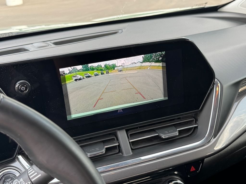 Used 2025 Green Chevrolet ACTIV image 29