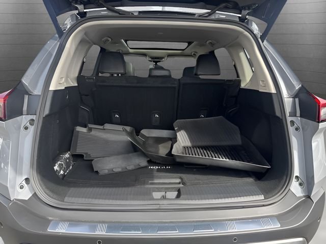 Used 2023 Gray Nissan SL image 19