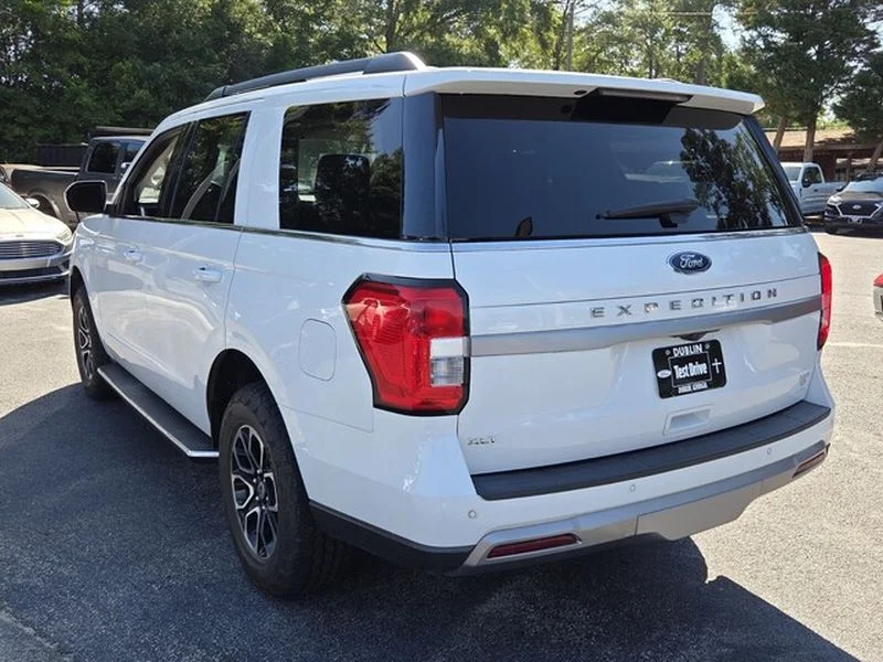 Used 2022 Oxford White Ford XLT image 13