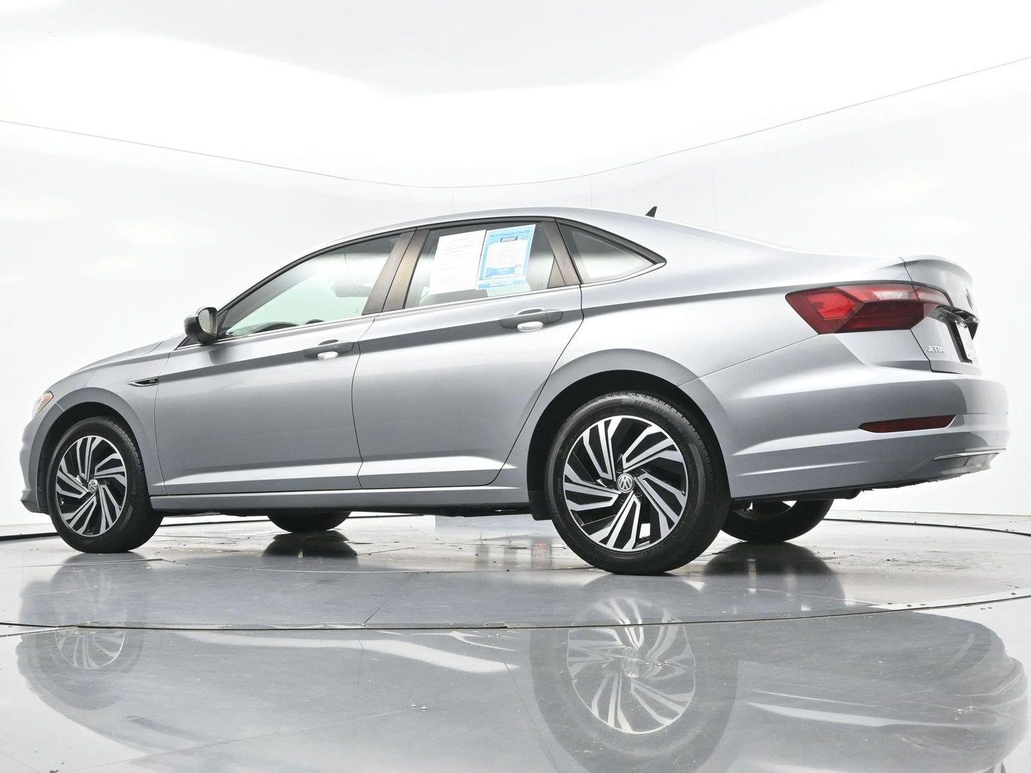 Used 2021 Pyrite Silver Metallic Volkswagen SEL image 49