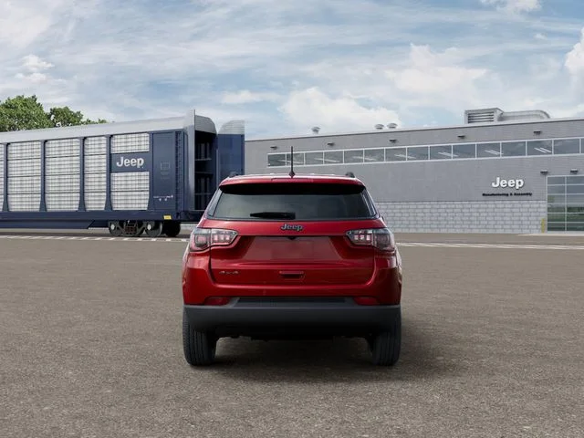 New 2026 Red Hot Pearlcoat Jeep Latitude image 8