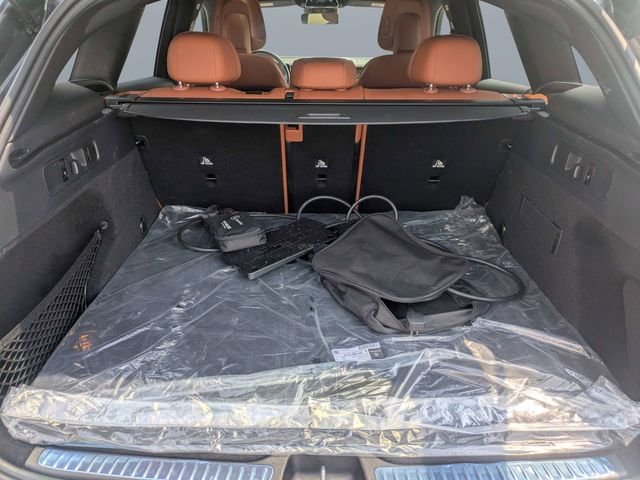 Used 2025  Mercedes-Benz GLC 350e image 12