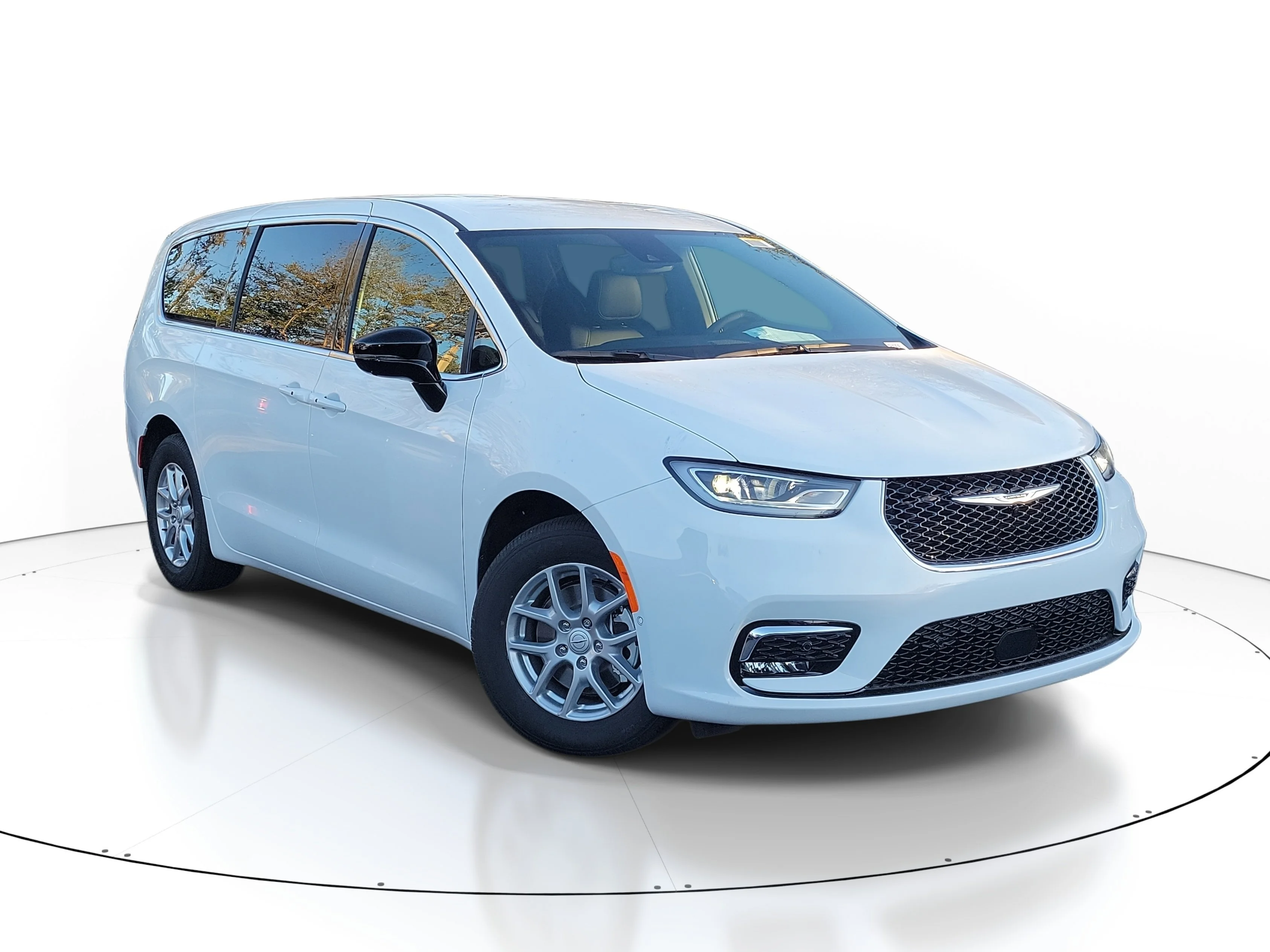 2026 Chrysler Pacifica Select's photo