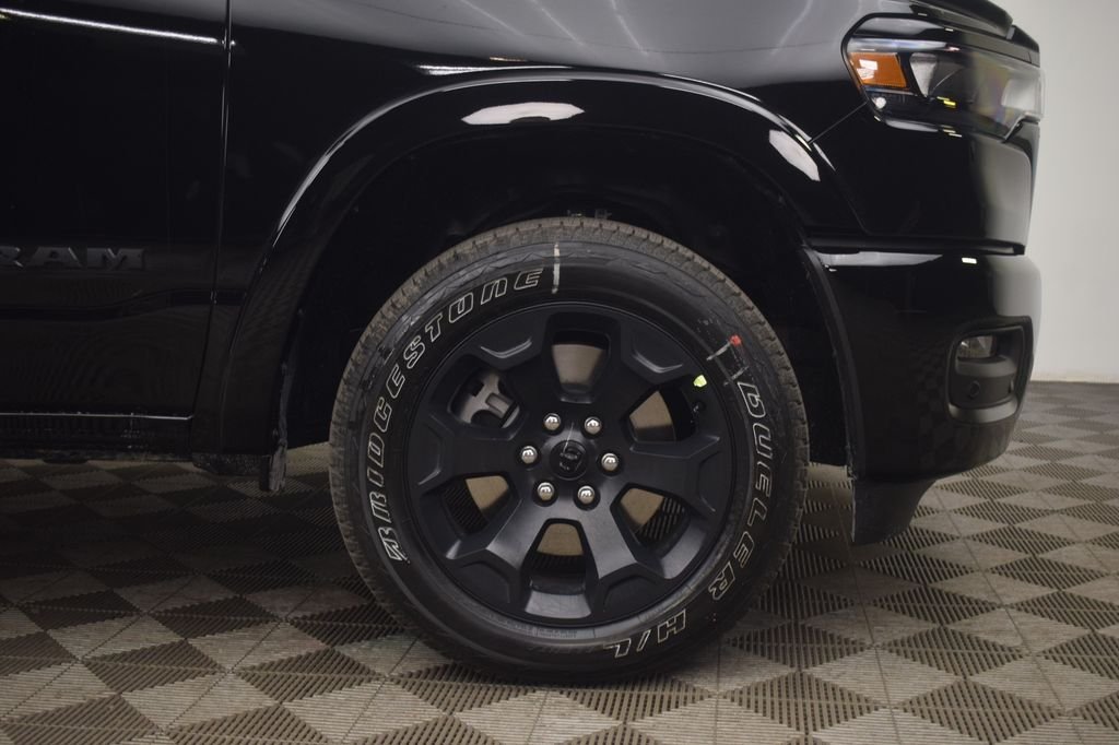 New 2026 Diamond Black Crystal Pearl-Coat Exterior Paint RAM Big Horn/Lone Star image 6