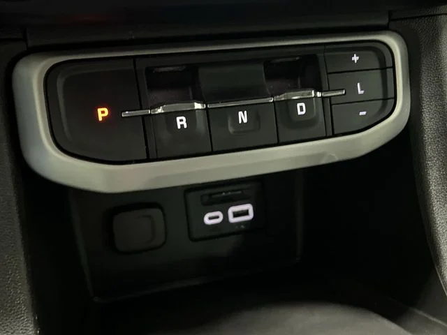 Used 2023 Black GMC SLT image 17