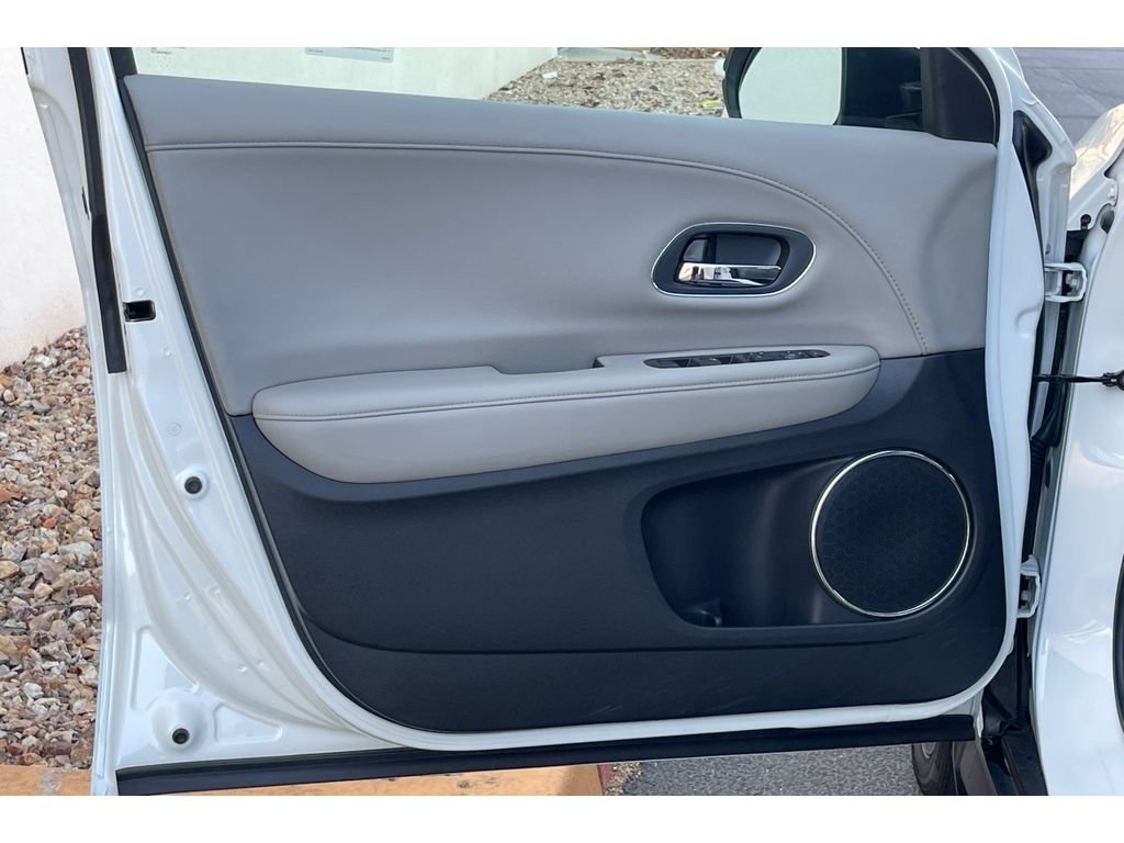 Used 2018 White Orchid Pearl Honda EX-L Navi image 12