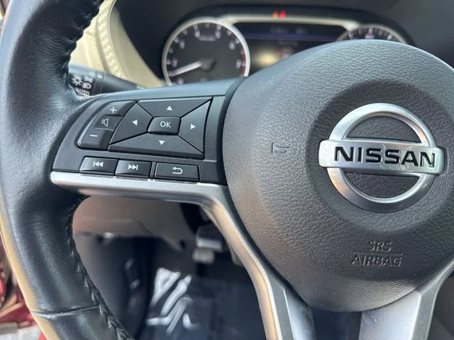 Used 2022 Red Nissan SV image 32