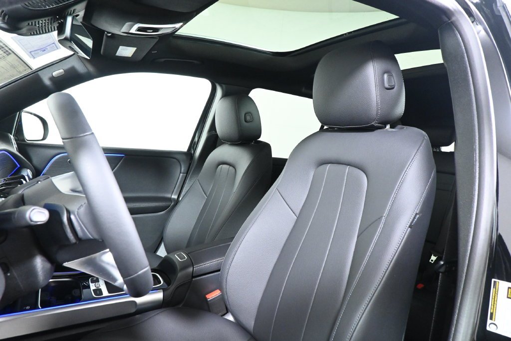 New 2026 Cosmos Black Metallic Mercedes-Benz GLB 250 image 15