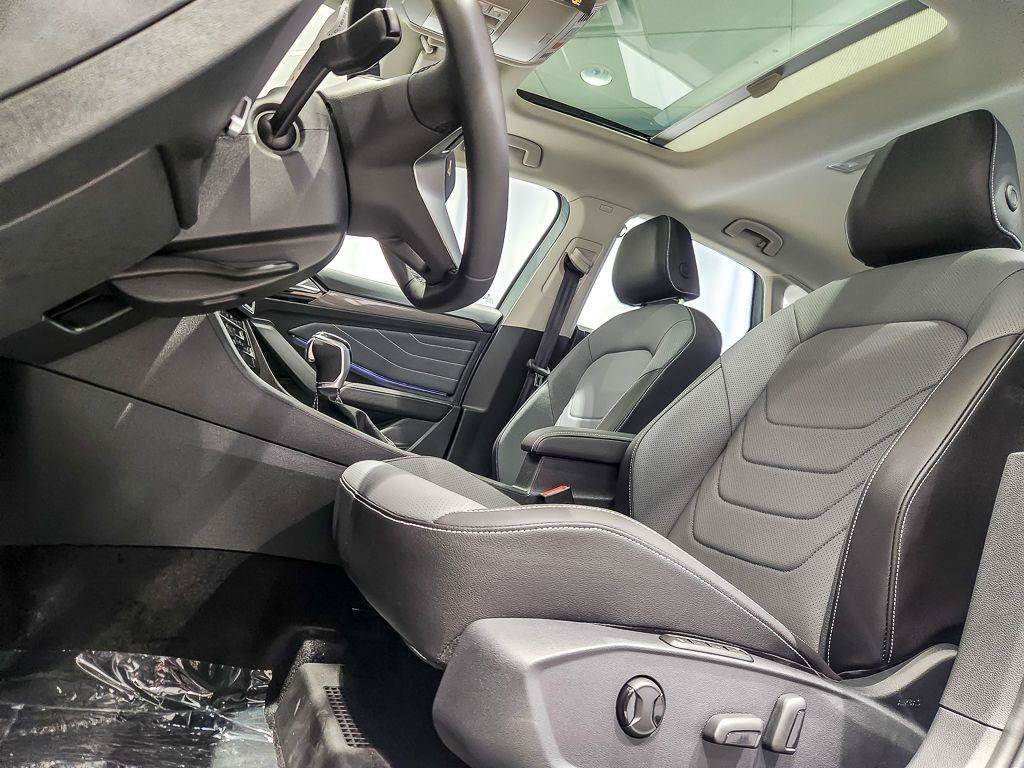 New 2027 Monument Gray Volkswagen 1.5T SEL image 7