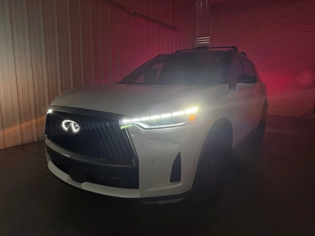 New 2027 2T RAD WHT INFINITI Autograph AWD image 8