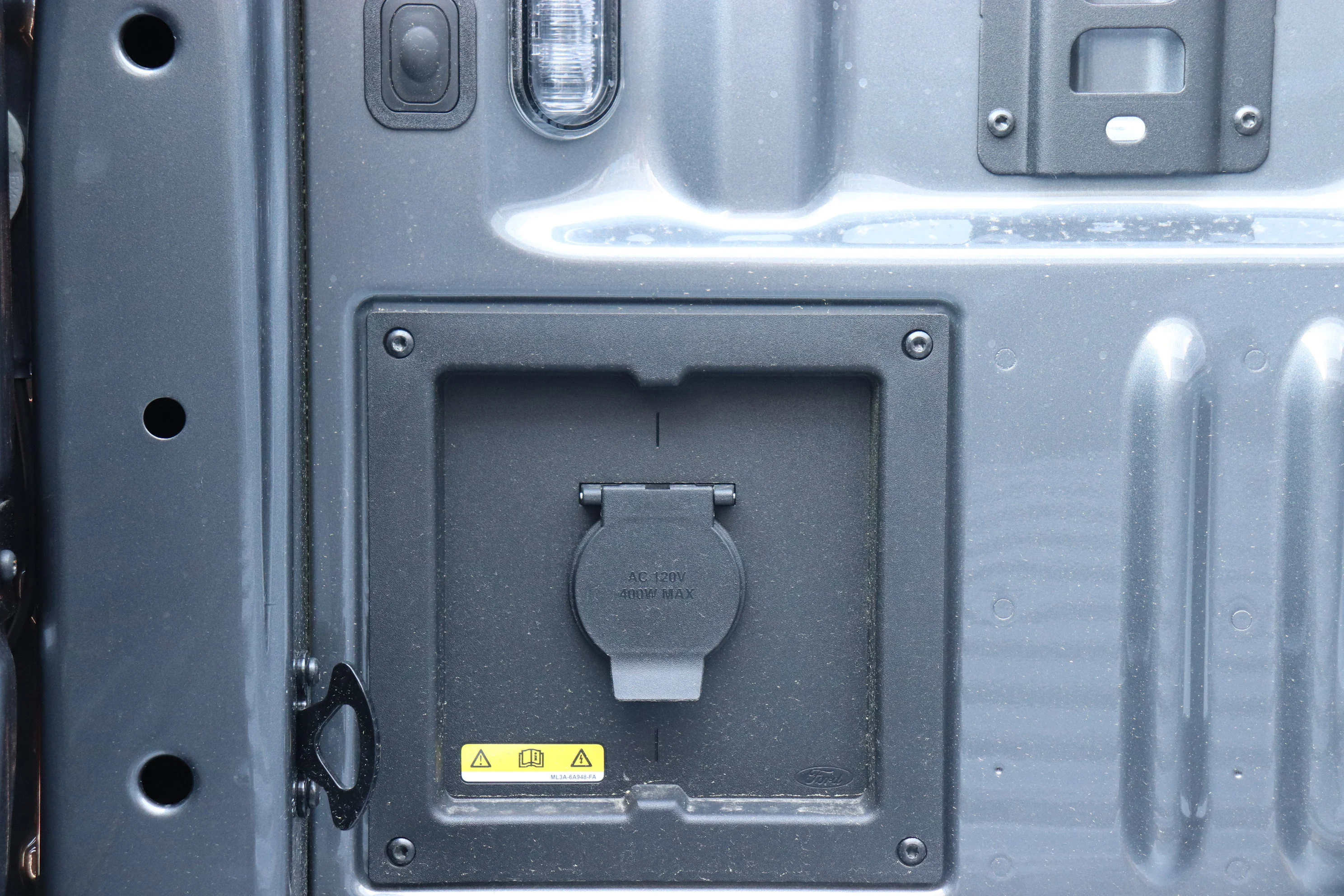 New 2026 CARBONIZED GREY METALLIC Ford XLT image 7