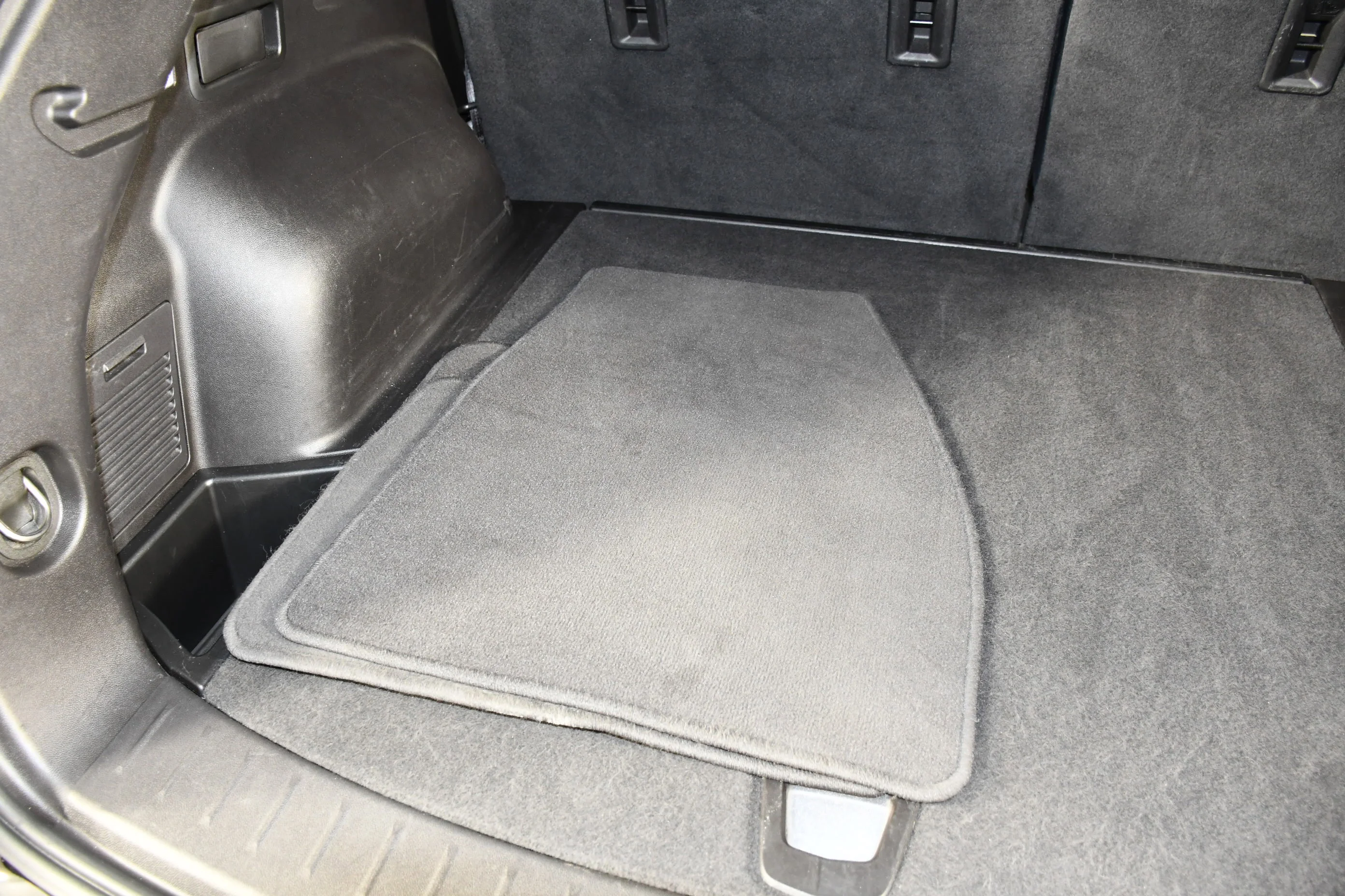 Used 2024 Black Chevrolet Premier image 50
