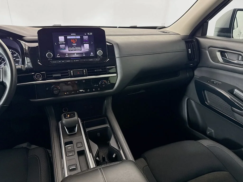 Used 2024 Silver Nissan SV image 28